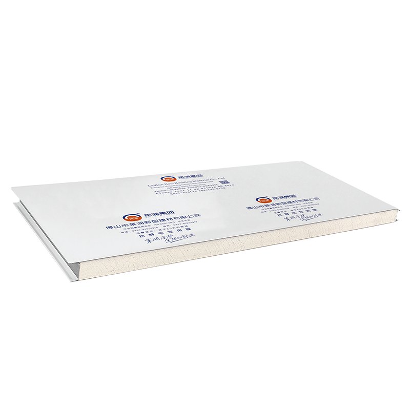 PU sandwich panel photograph from the company homepage material. The core composition is not visible in this image and no formulation claim is made from it.